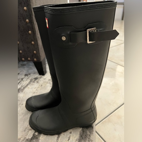 Women’s Hunter tall rain boots - Picture 1 of 7